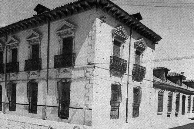 http://www.balonmanosantiagoaranjuez.com/wp-content/uploads/2024/10/01-Edificio-Penarredonda-1961-640x428.jpg